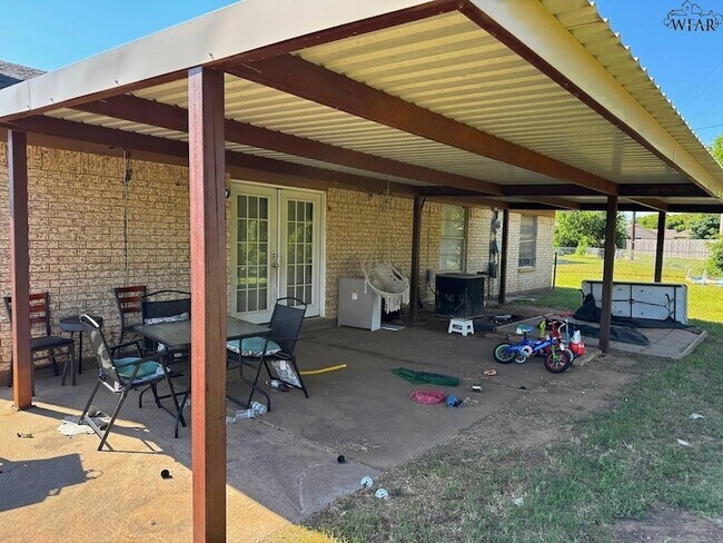 Building Photo - 2316 Perrin Dr