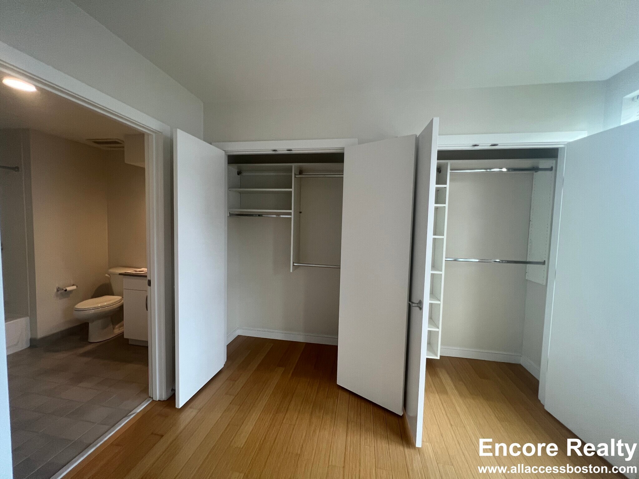 Building Photo - 601 Albany St