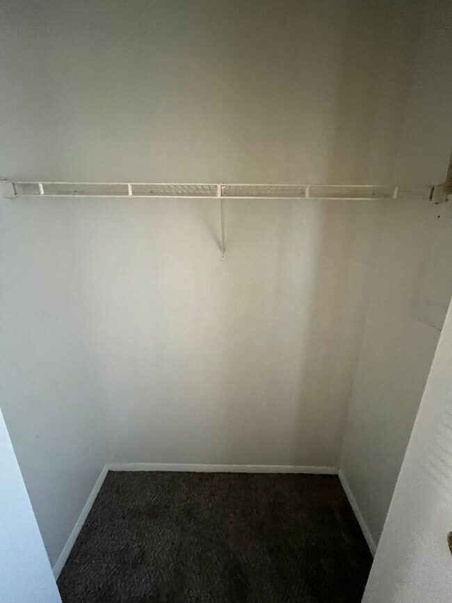 Building Photo - 4600 Rolling Ridge Ct