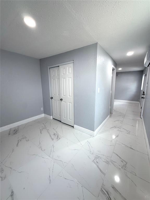 Building Photo - 1502 Deauville Dr