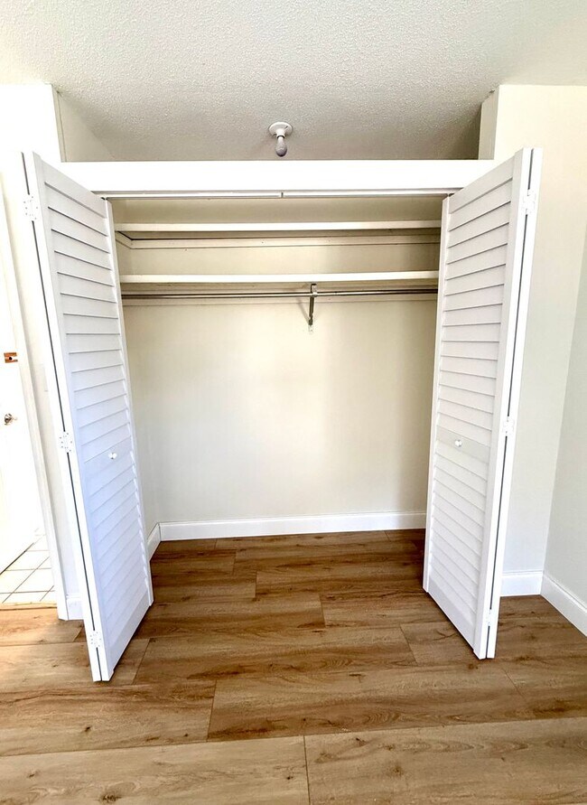 Building Photo - Beautifully Renovated 4-Bedroom Home with Large Backyard & 2-Car Garage