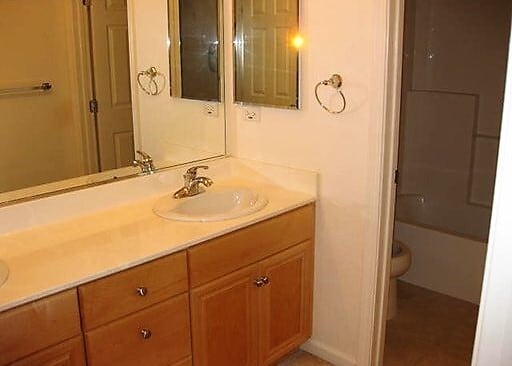 Building Photo - Beautiful Windemere Town Home w/ Den