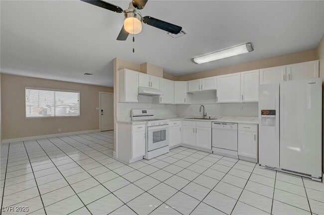 Building Photo - 6121 Edgewood Cir