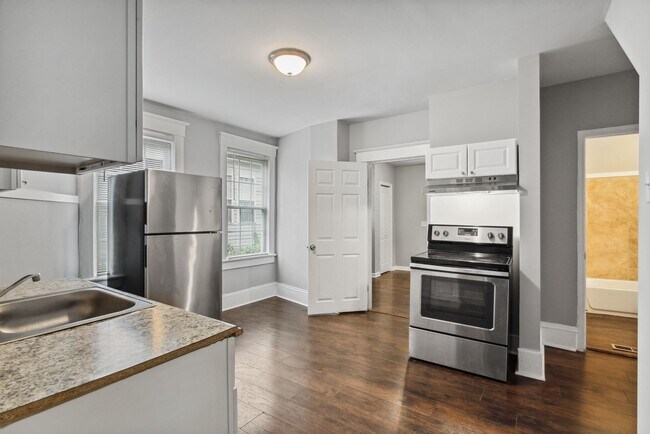 Building Photo - 1505 Reynolds St