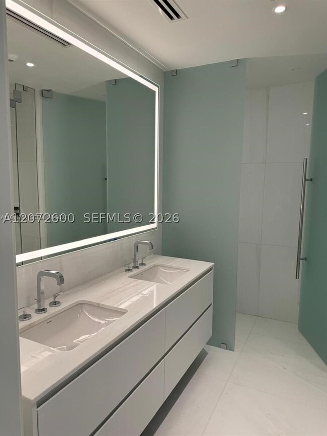 Building Photo - 300 Biscayne Blvd