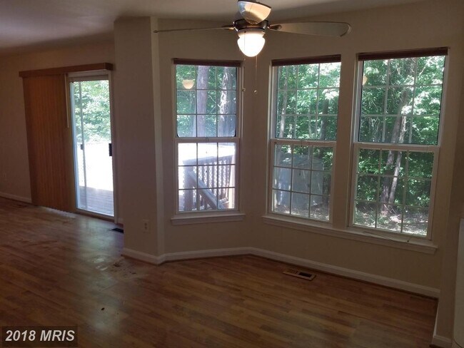 Building Photo - 16 Twin Lake Ct