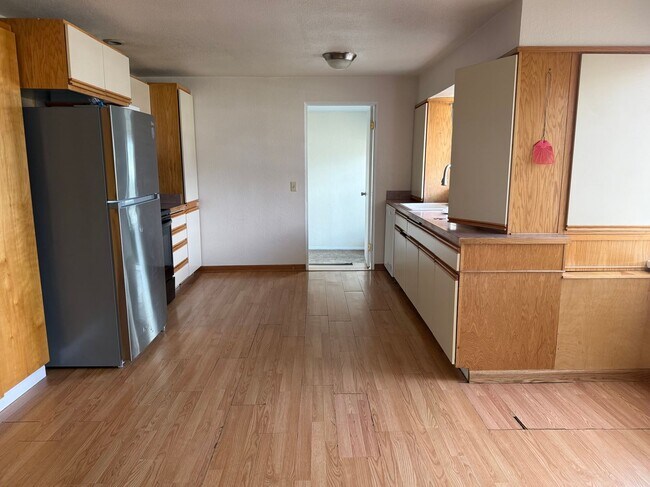 Building Photo - Now renting 3 bedroom duplex