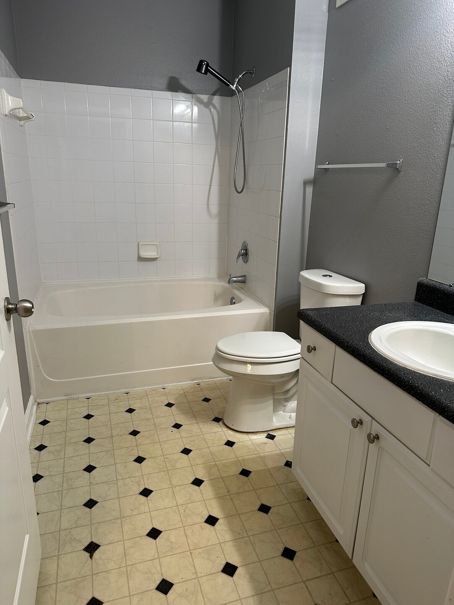 Building Photo - 8819 Villa View Cir