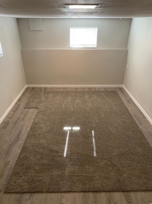 Building Photo - Updated 3-Bed, 1.5-Bath Duplex in Central Fort Collins!