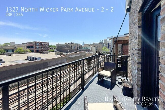 Building Photo - 1327 N Wicker Park Ave
