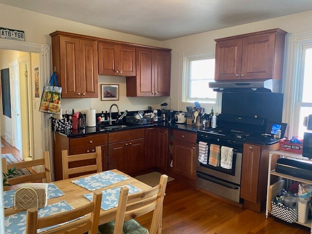 Building Photo - 161 Beacon St