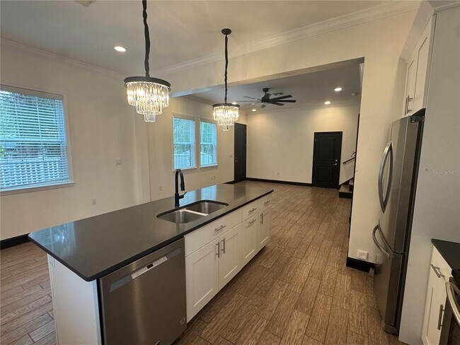 Building Photo - 331 N Trask St