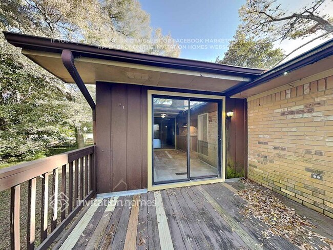 Building Photo - 4515 Lincoln Way SW