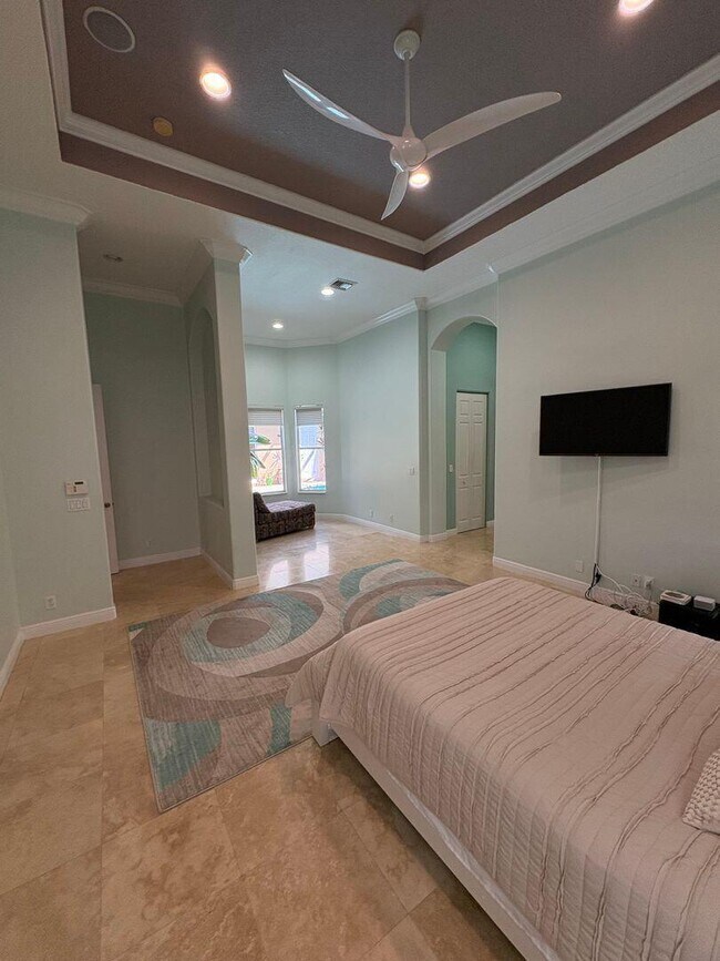 Building Photo - 10548 SW Lands End Pl