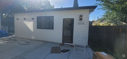 Building Photo - Modern Comfort: Beautiful Two-Bedroom ADU ...