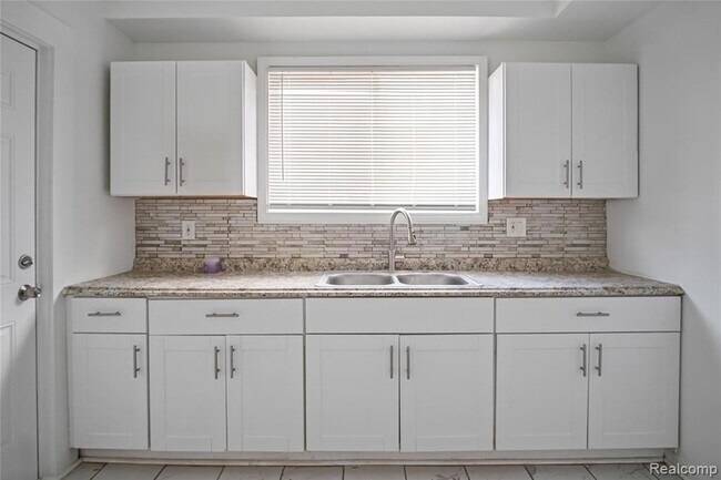 Building Photo - 4000 Berkshire St