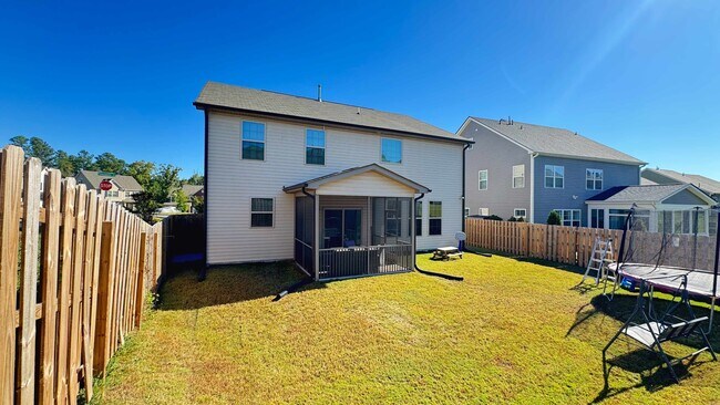 Building Photo - 1910 Pennypacker Ln