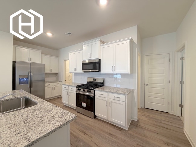 Building Photo - 2028 Eaton Pl