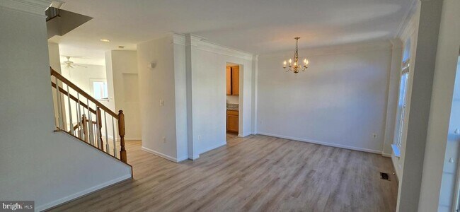 Building Photo - 46193 Walpole Terrace