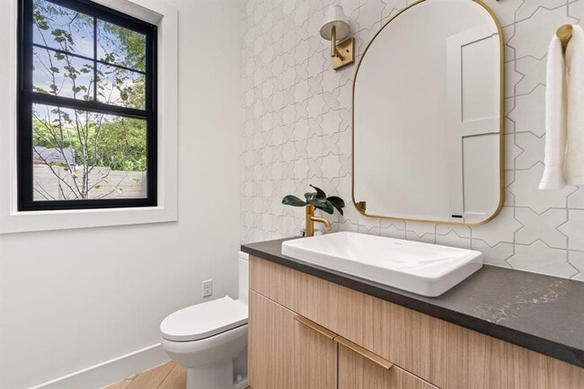 Building Photo - 2707 Stacy Ln