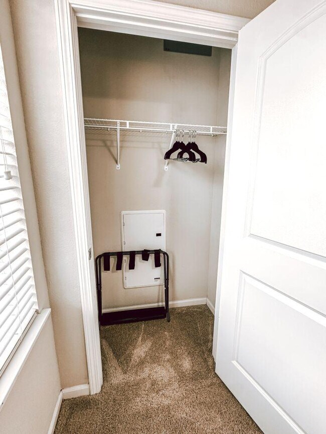 Building Photo - 525 S Patterson Dr