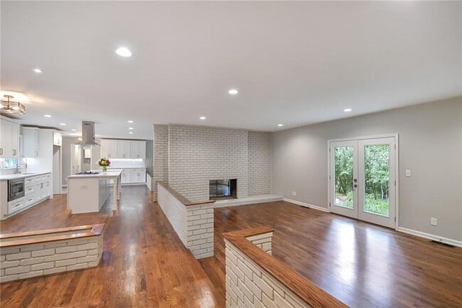Building Photo - 4176 Triple Creek Ct NE