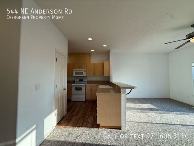 Building Photo - 544 NE Anderson Rd