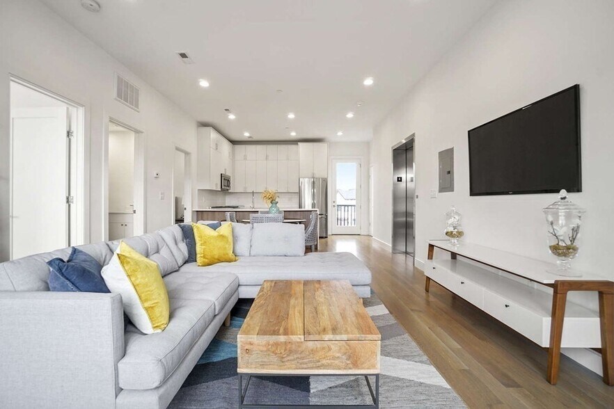 Living/Dining Room Combo - 7 Burroughs St