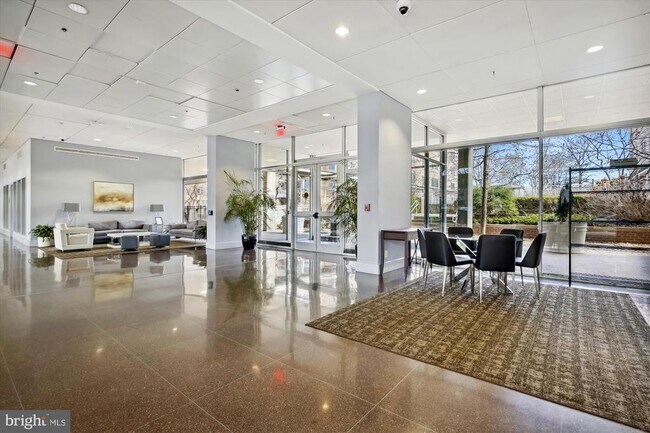 Building Photo - 800 4th St SW