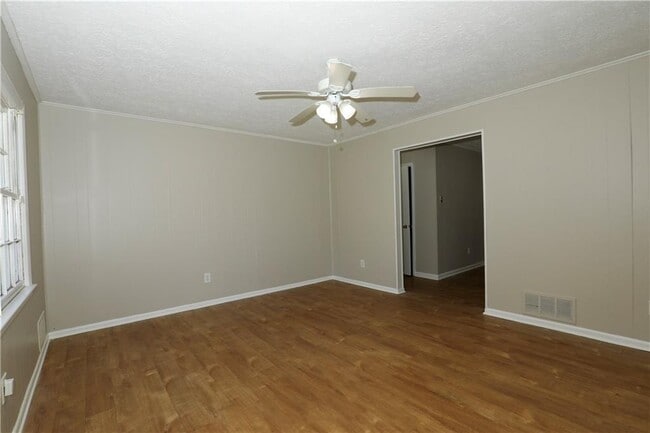 Building Photo - 107 Inverness Dr