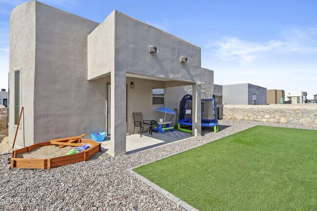Building Photo - 13836 Summer Story Ave