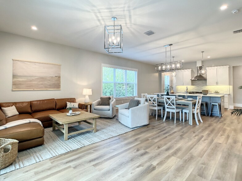 Building Photo - 512 S Peninsula Ave