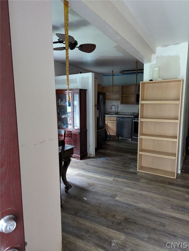 Building Photo - 304 S Rutland St