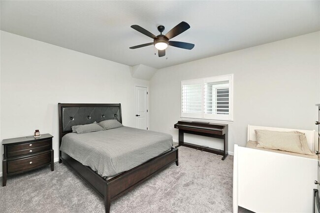 Building Photo - 5820 Harper Park Dr