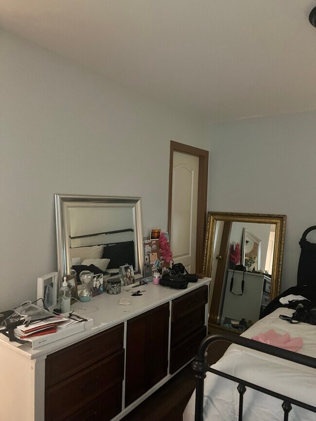 Building Photo - 232 Poplar St