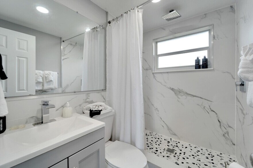 Building Photo - 8818 Rocky Creek Dr