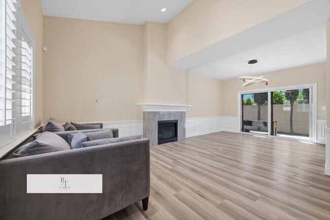 Building Photo - Beautiful Mediterranean Luxury Home in Exclusive Gated Villa Sierra, Arcadia