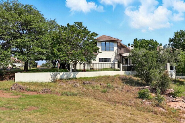 Building Photo - 2805 Aurora