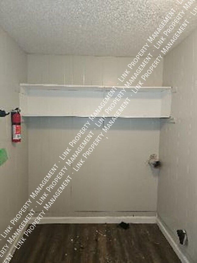 Building Photo - 1640 Keeble St