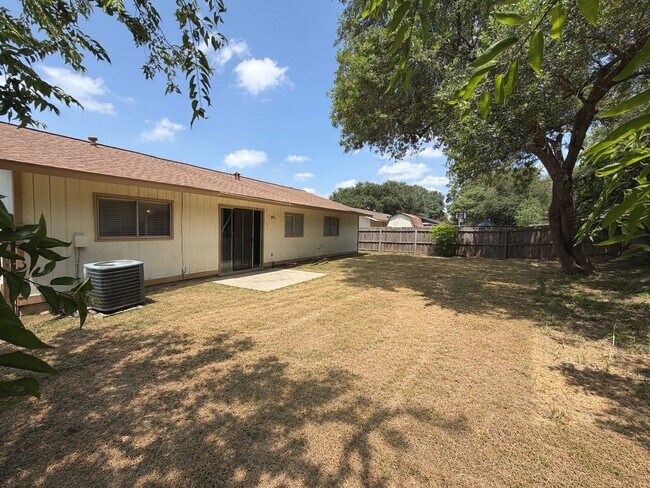 Building Photo - 5263 Charolais Dr