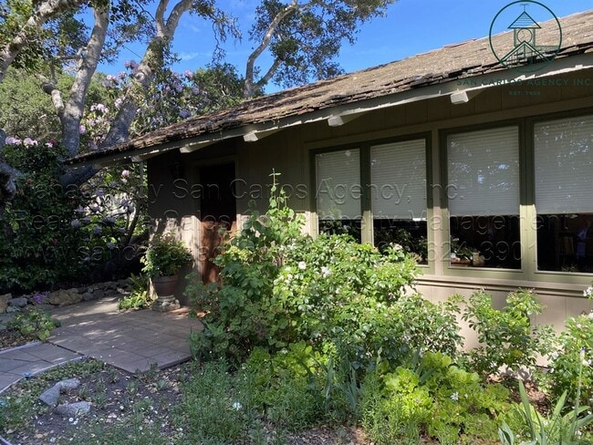 Building Photo - Adorable One Bedroom Carmel Cottage