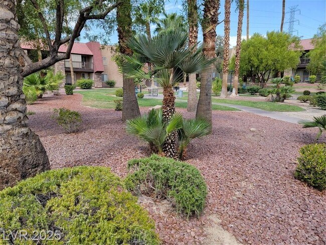 Building Photo - Adorable unit in Bella Vita community!