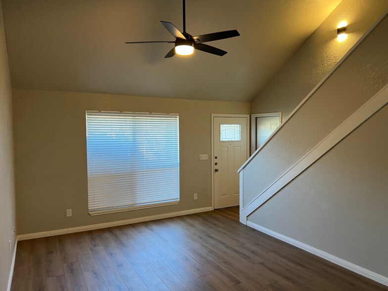 Building Photo - 2502 American Dr