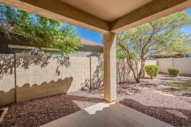 Building Photo - 3877 S Coach House Dr