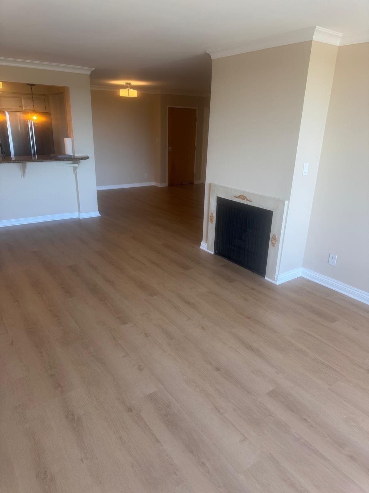 LIVING AREA - 16866 Kingsbury St