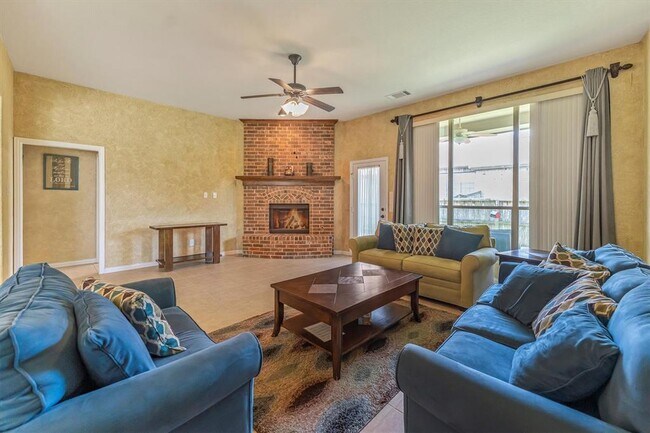 Building Photo - 18419 Willow Oak Bend Dr