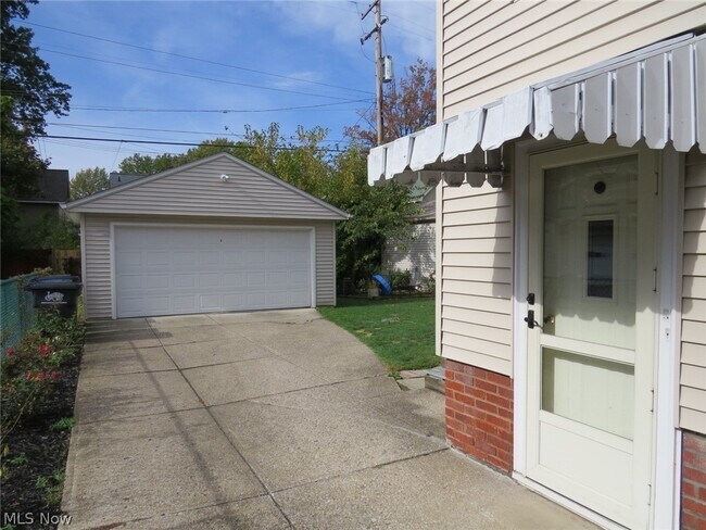 Building Photo - 2126 Richland Ave