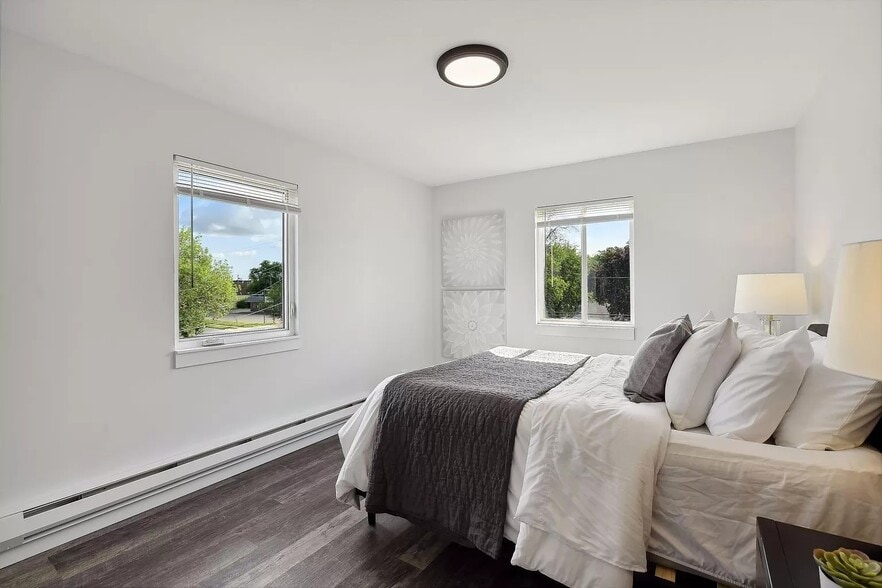 Primary Photo - Fernbrook Apartments