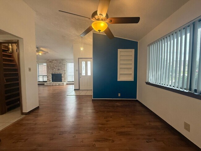 Building Photo - Ernest Properties 2 (295 Mooring Cir)