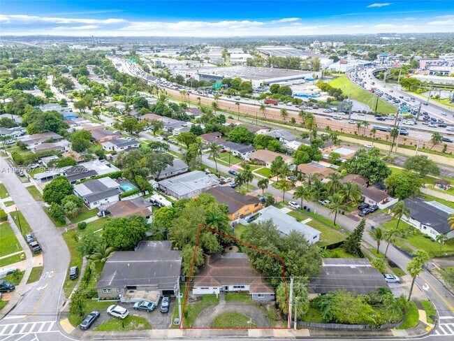 Building Photo - 17930 NE 6th Ave